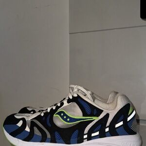 Saucony grid size 10 men’s (used)